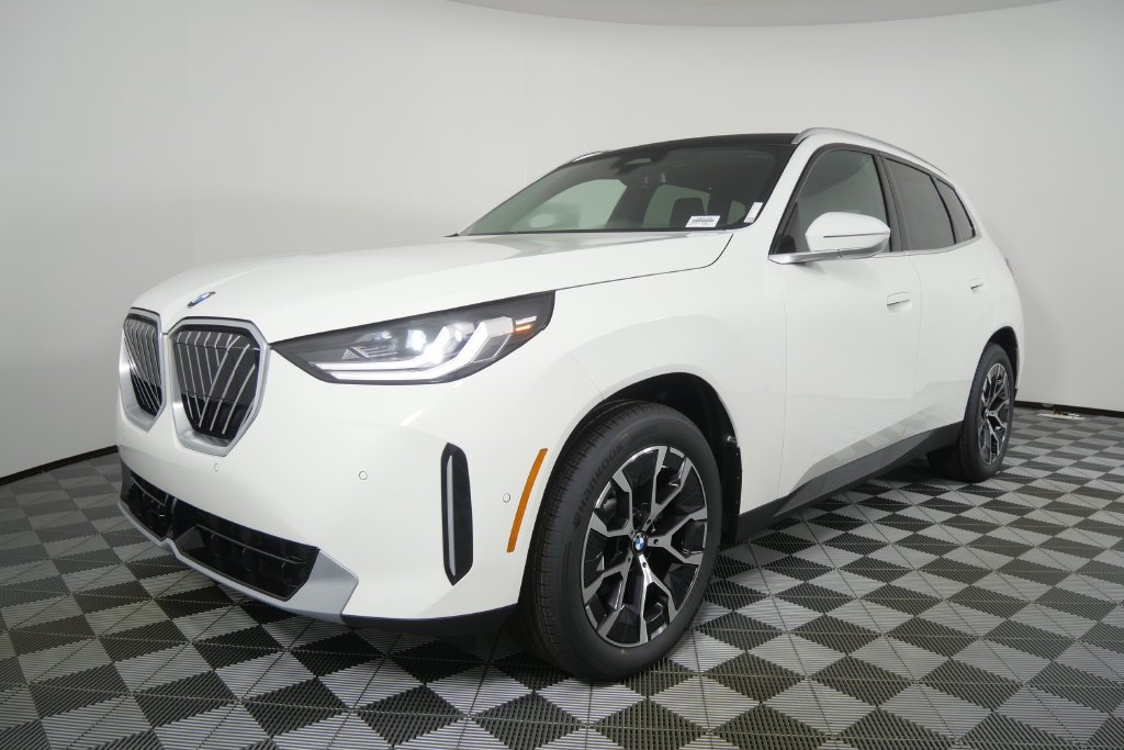 New 2026 Alpine White BMW 30 xDrive image 8