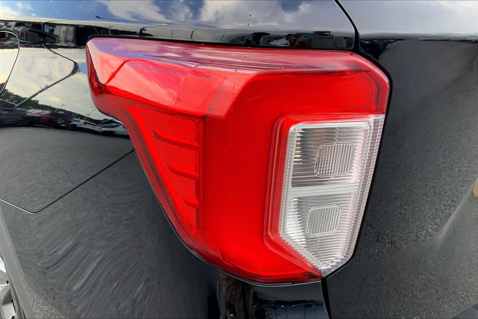 Used 2023 Agate Black Metallic Ford XLT image 26