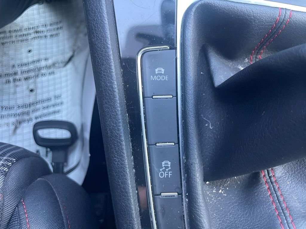 Used 2018 White Volkswagen 2.0T S image 23