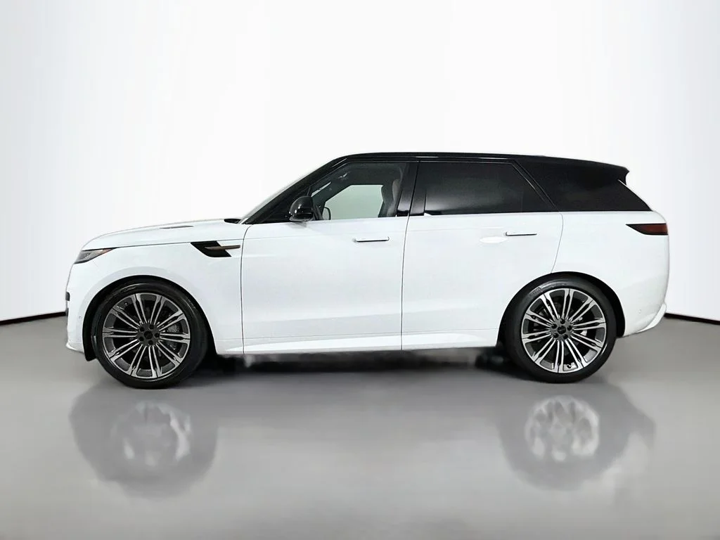 New 2026 Fuji White Land Rover Dynamic SE image 8