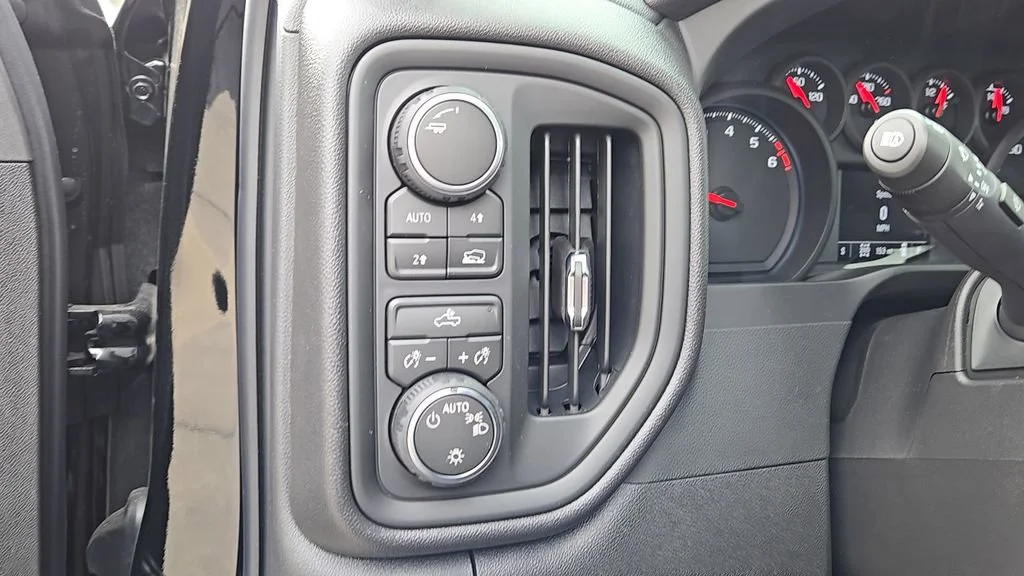 2026 Chevrolet Silverado 1500 Custom - Photo 11