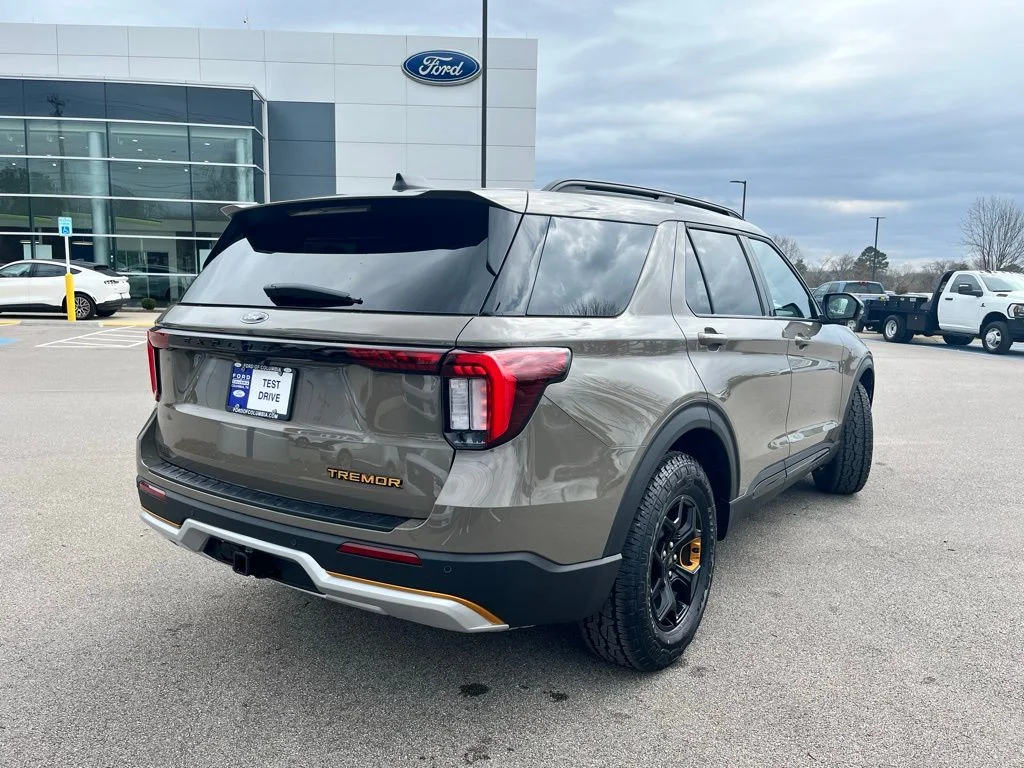 New 2026 Gray Ford Tremor image 5