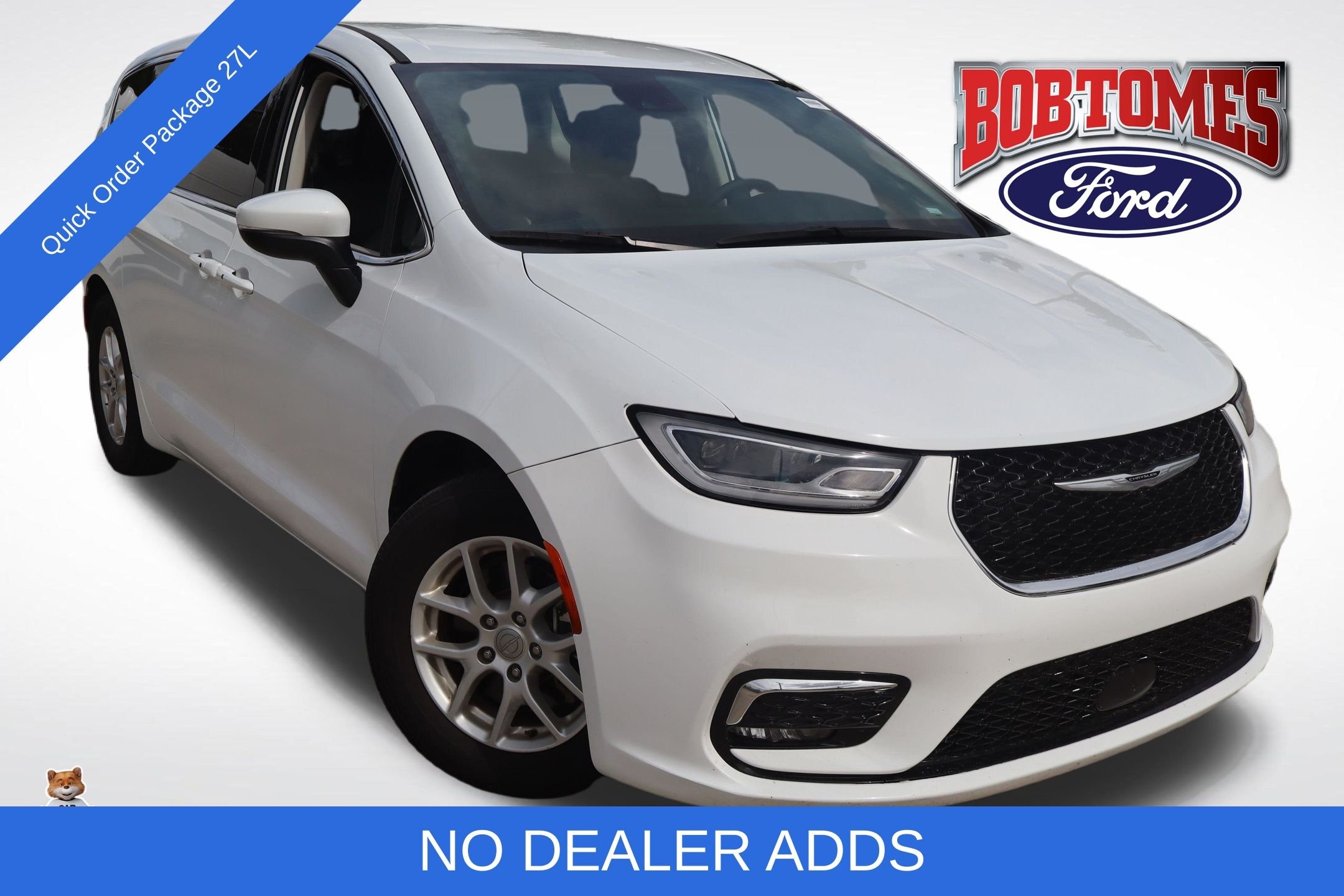 Used 2023 White Chrysler Touring L image 1