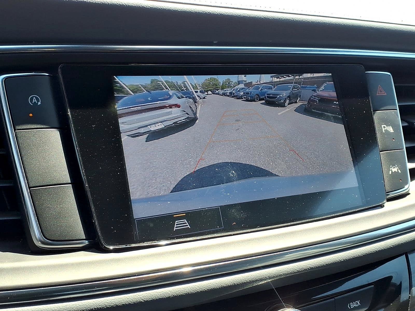 Used 2023 Summit White Buick Essence image 4
