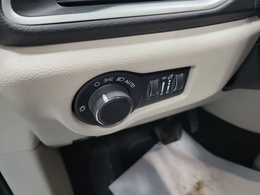 Certified Used 2023 Gray Chrysler LX image 38