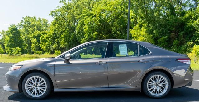 Used 2020 Gray Toyota XLE image 9