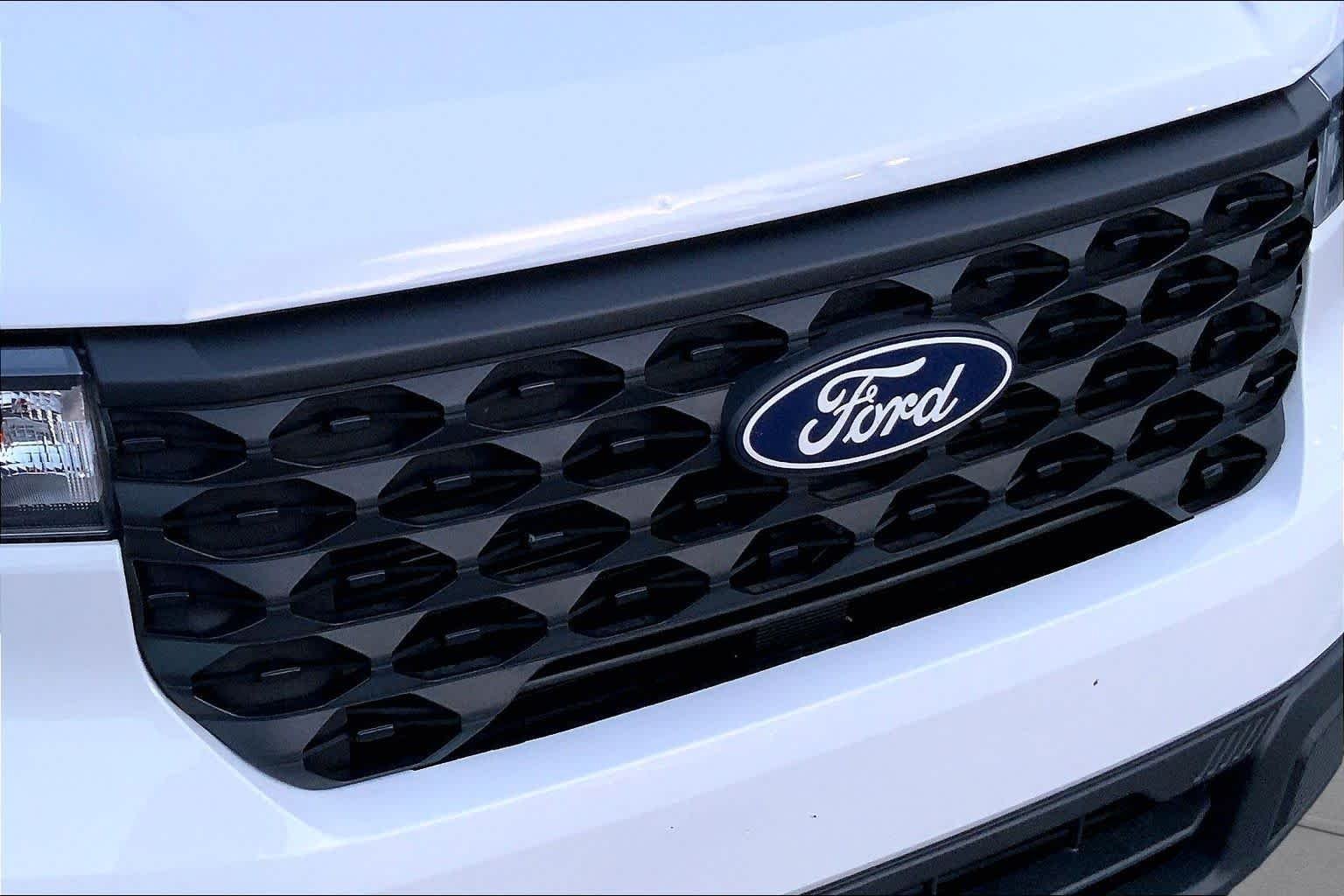 Used 2025 Oxford White Ford XL image 29