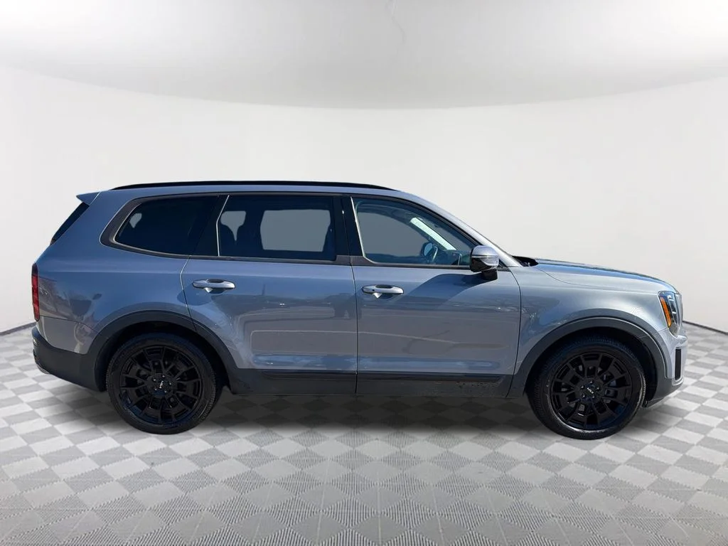 Used 2022 Silver Kia SX image 4