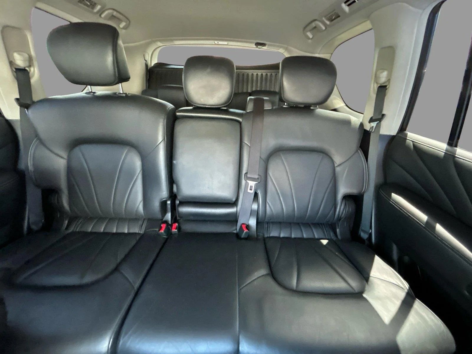 Used 2015 Majestic White INFINITI 4WD image 31
