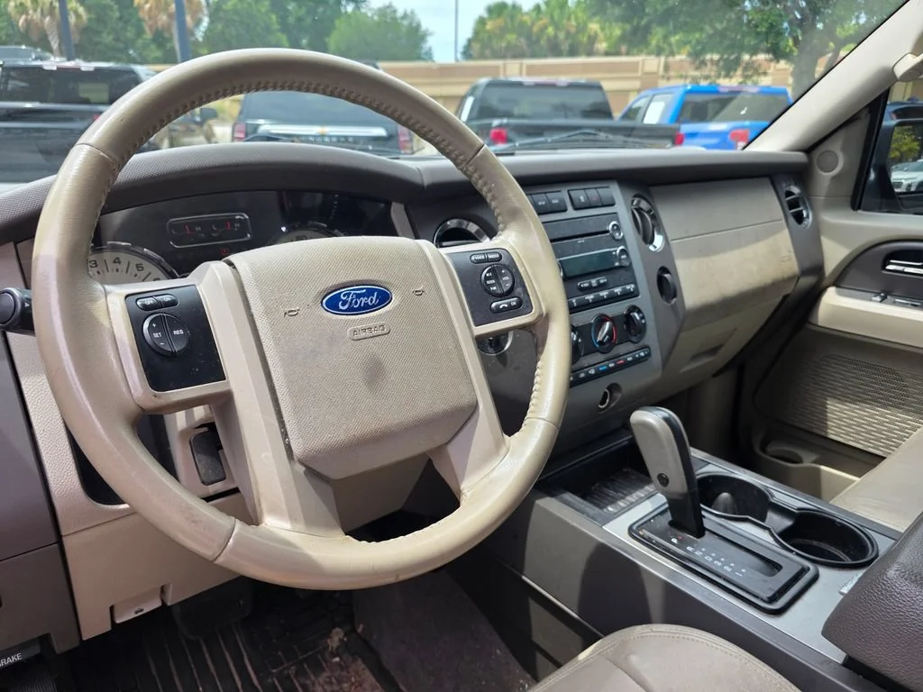 Used 2011 Black Ford XLT image 6