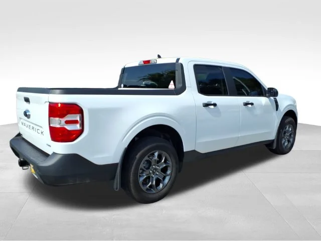 Used 2024 White Ford XLT image 10