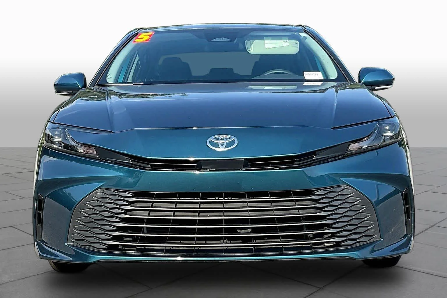 Used 2025 Ocean Gem Toyota LE image 4