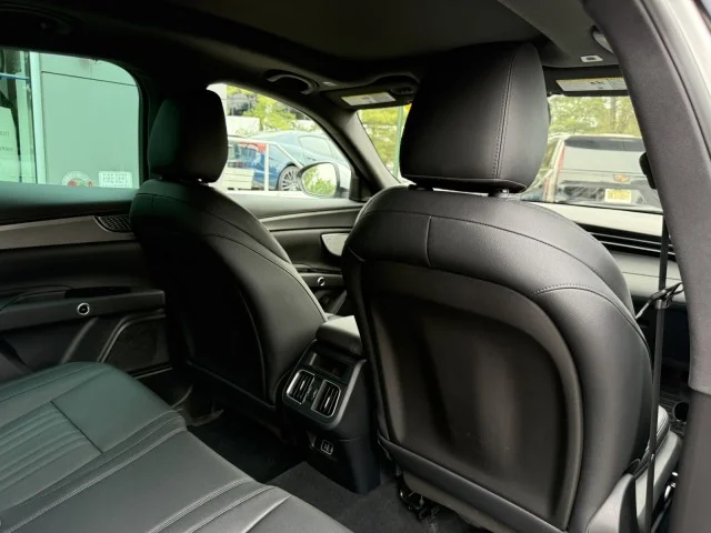 Used 2024 Bianco Astro Metallic Maserati GT AWD image 21