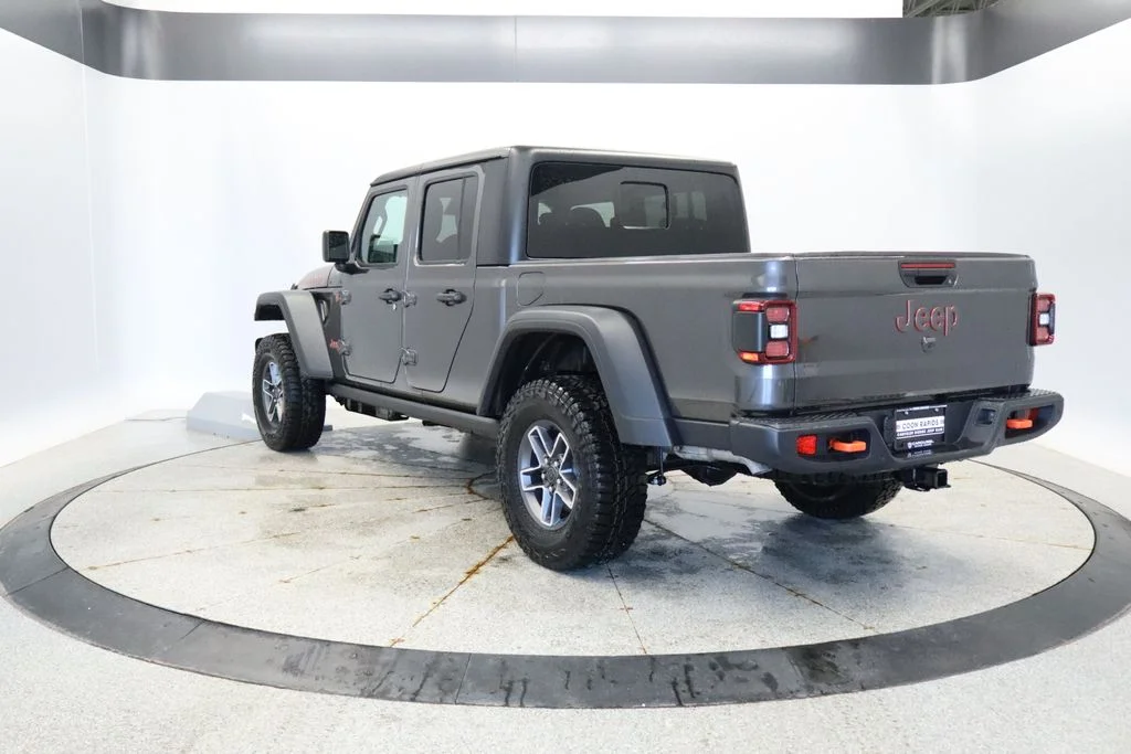 New 2026 Granite Crystal Metallic Clearcoat Jeep Mojave image 3