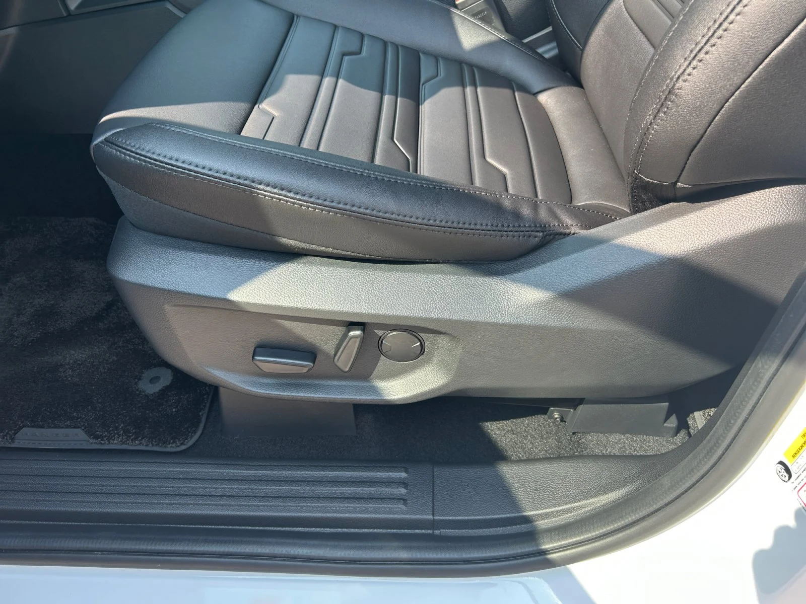 New 2026 Oxford White Ford Lariat image 15
