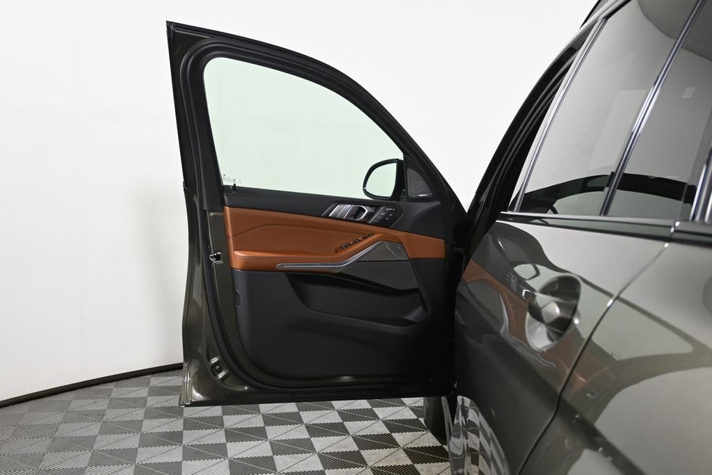 New 2027 Green Metallic BMW xDrive40i image 28