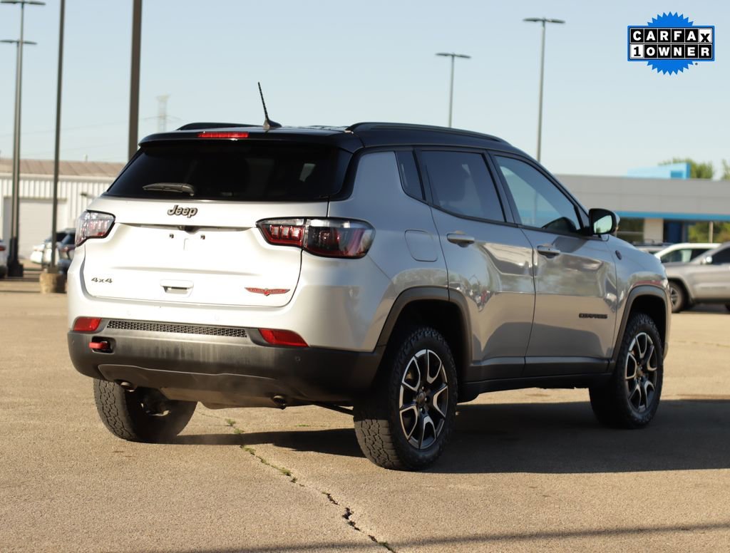Used 2025 Silver Jeep Trailhawk 4x4 image 7
