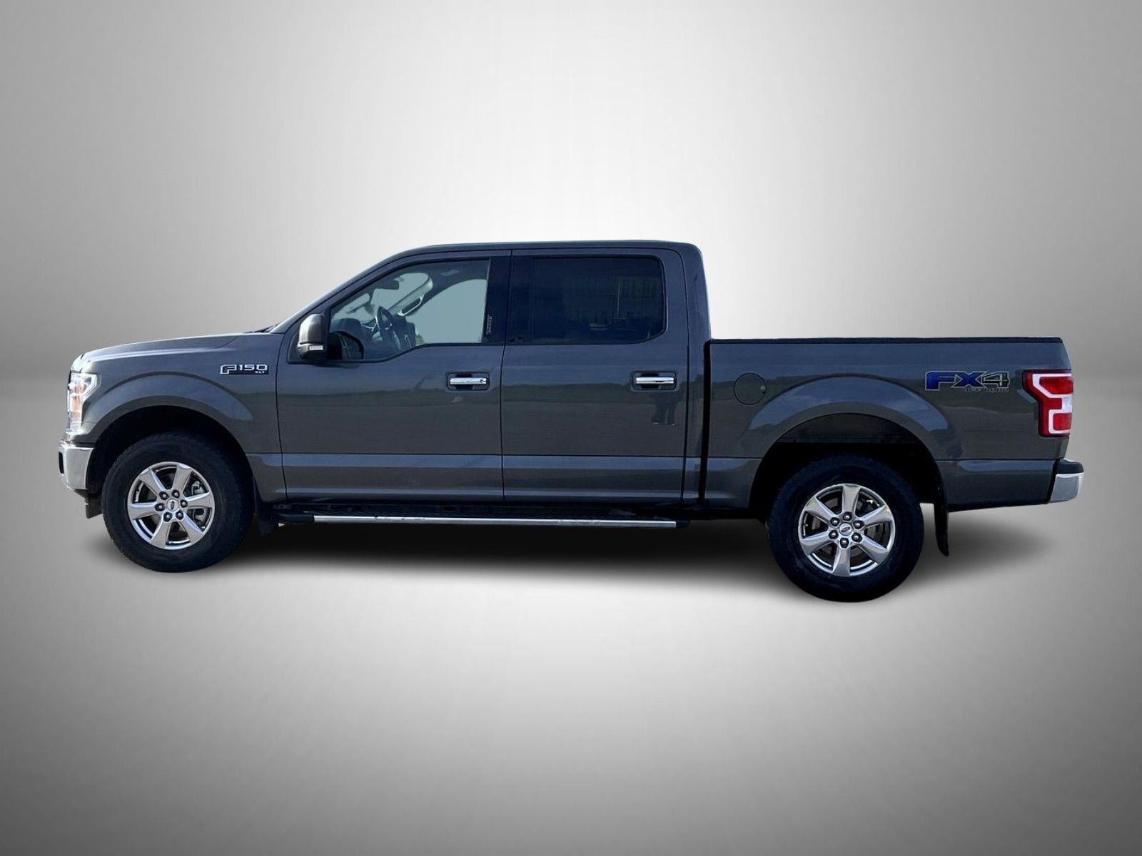 Used 2018 Gray Ford XLT image 8