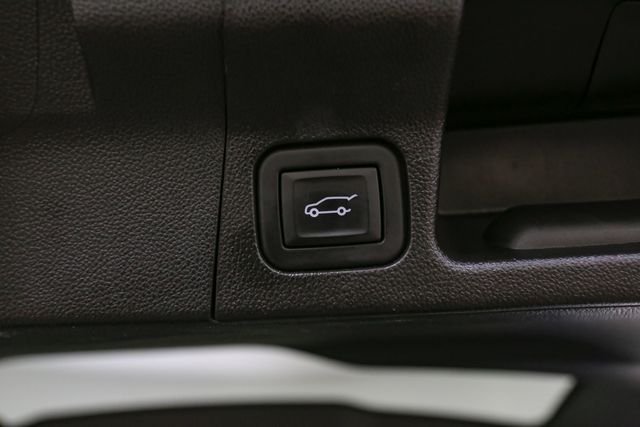 Used 2023 Blue GMC SLE image 12