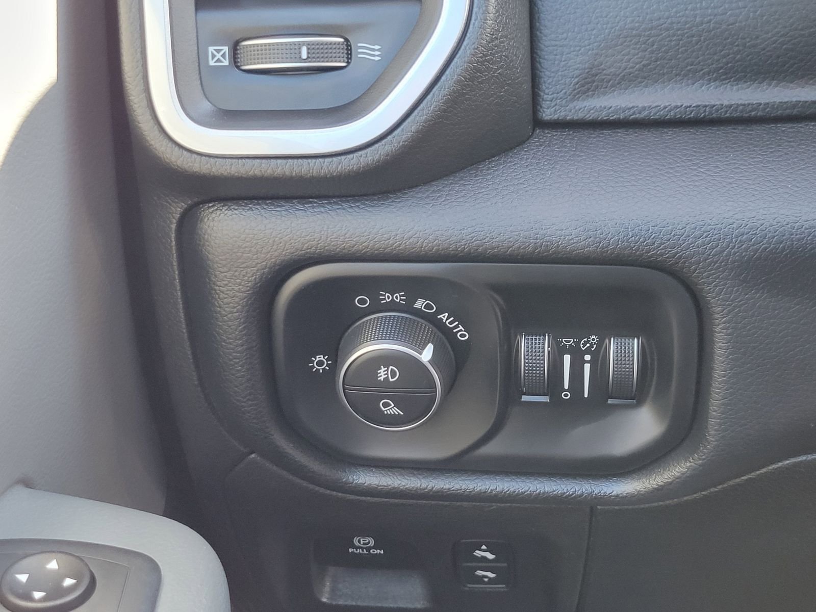 Used 2019 Black Ram Big Horn/Lone Star image 11