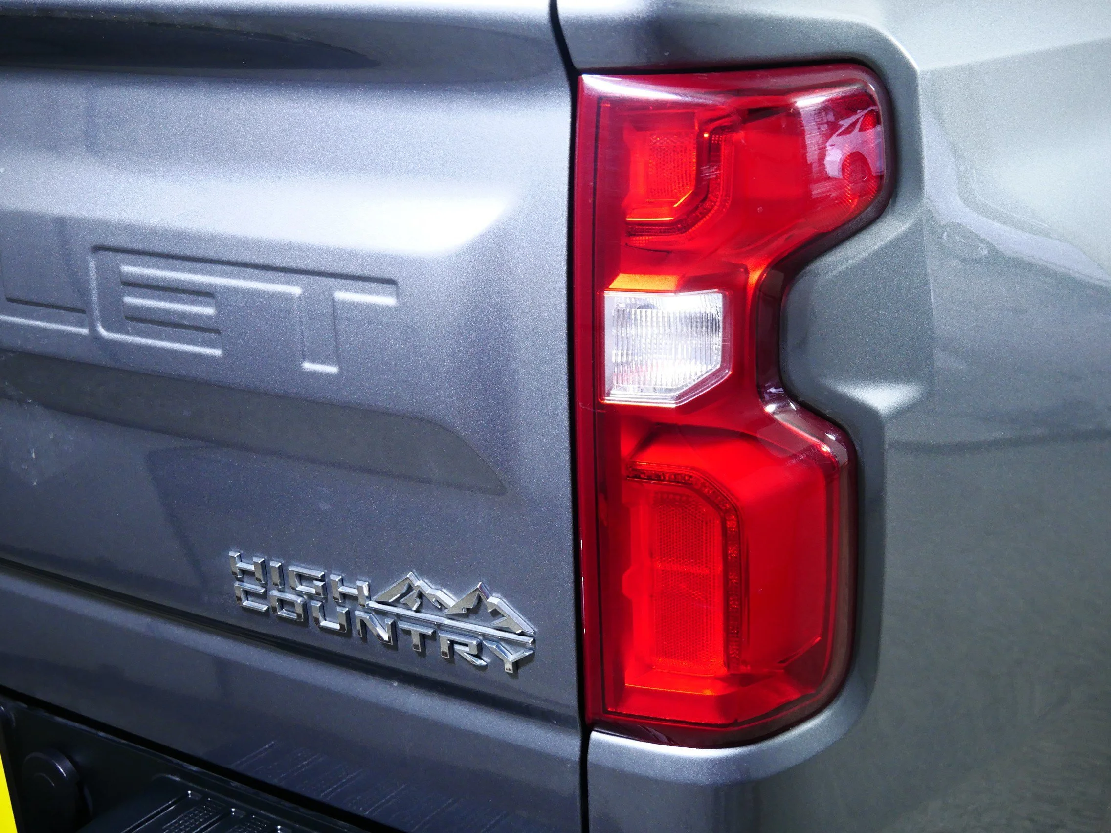 Used 2021 Satin Steel Metallic Chevrolet High Country image 17