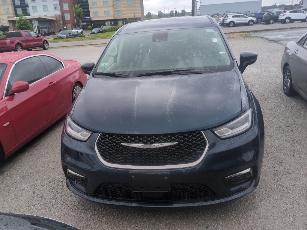 Used 2023 Fathom Blue Pearlcoat Chrysler Touring L image 3