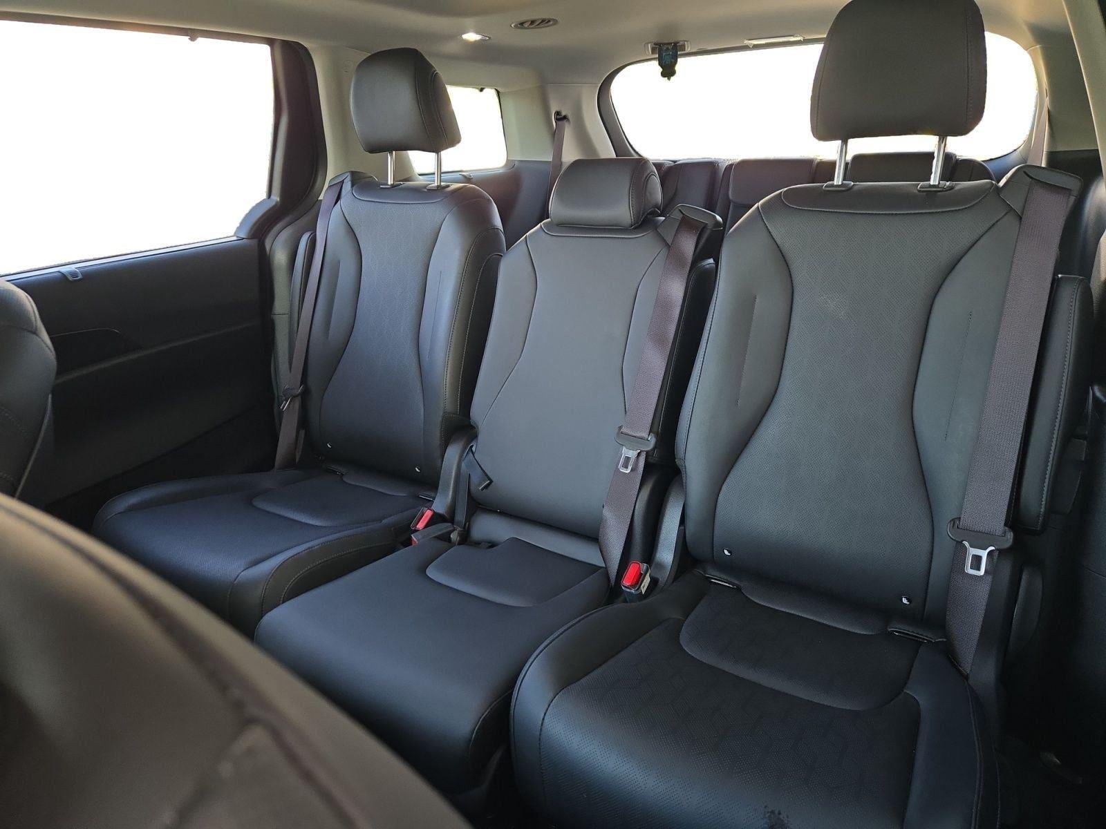 Used 2025 Ceramic Silver Kia SX image 24