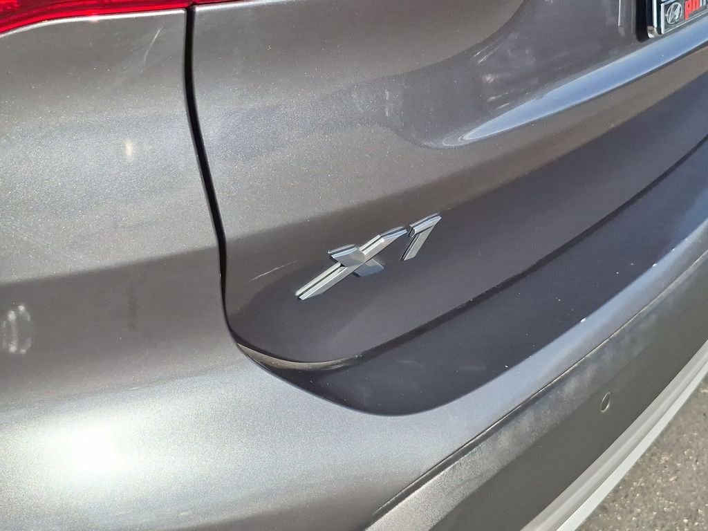 Used 2018 Gray BMW sDrive28i image 10