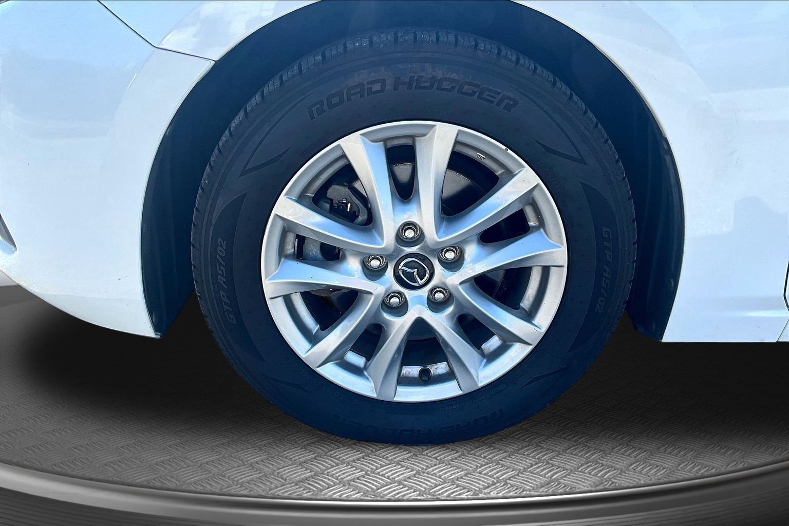 Used 2018 White Mazda Sport image 31