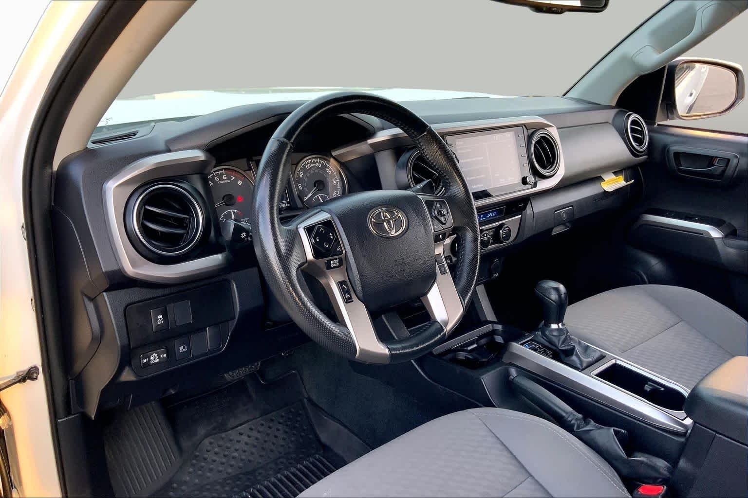 Used 2023 Ice Cap Toyota SR5 image 17