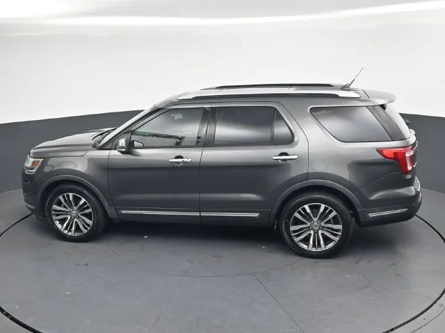 Used 2018 Gray Ford Platinum image 27