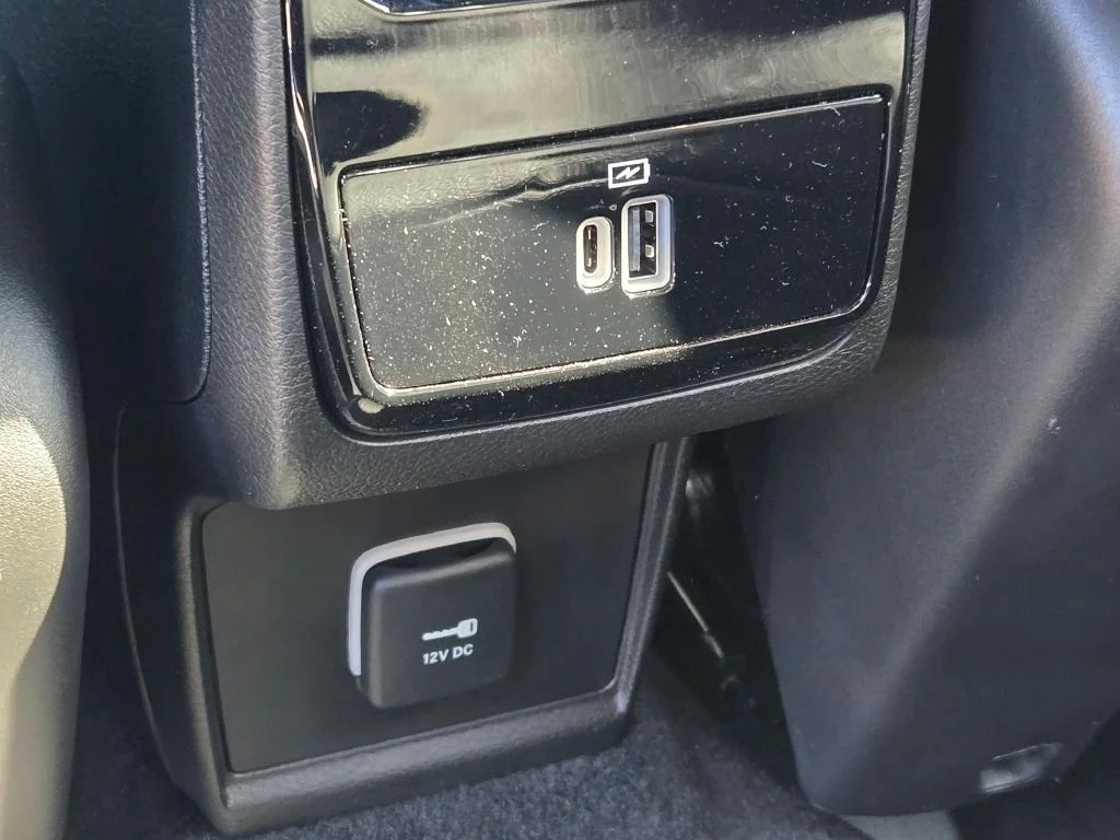New 2026 Bright White Clearcoat Jeep Latitude image 16