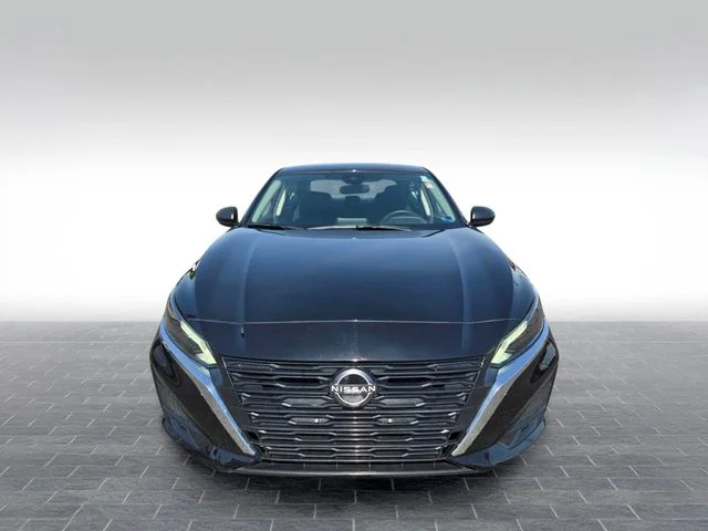 Used 2025 Black Nissan 2.5 SV image 2