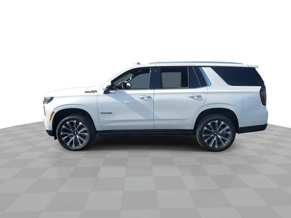 Certified Used 2025 Iridescent Pearl Tricoat Chevrolet High Country image 5