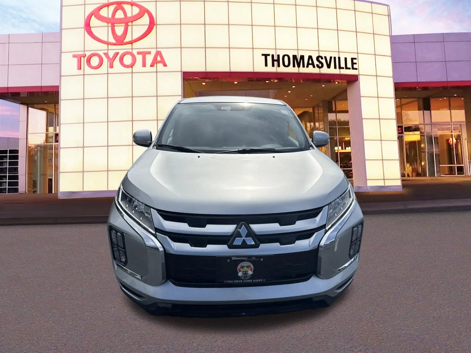 Used 2025  Mitsubishi 2.0 ES image 2