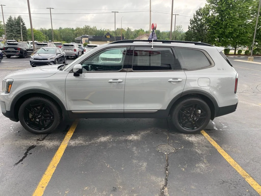 Used 2023 Gray Kia SX X-Line image 9
