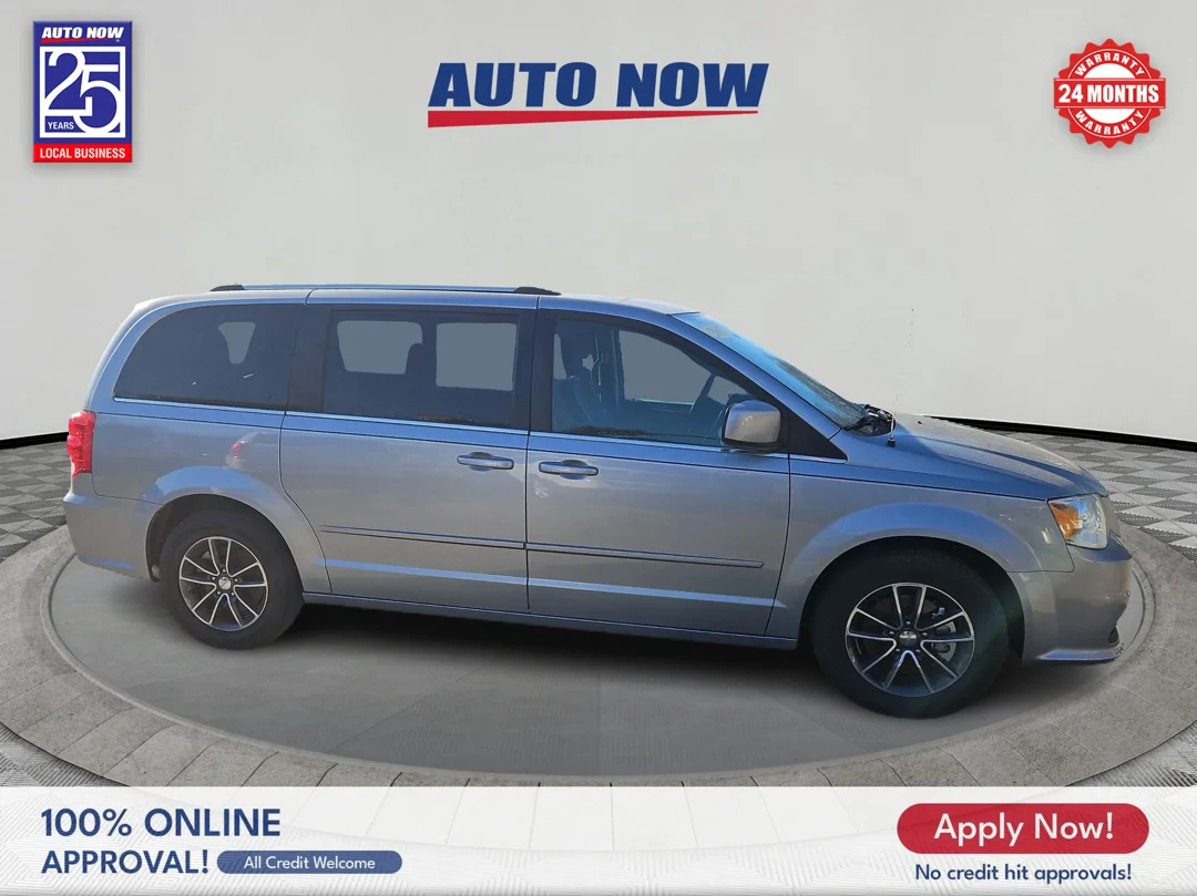 Used 2017  Dodge SXT image 7