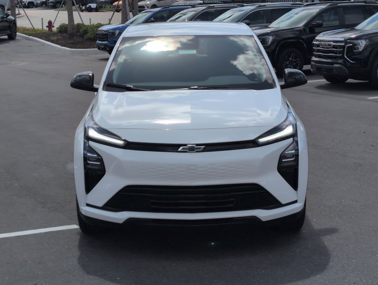 New 2027 Summit White Chevrolet LT image 3