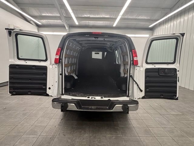 2024 Chevrolet Express Cargo Work Van - Photo 6