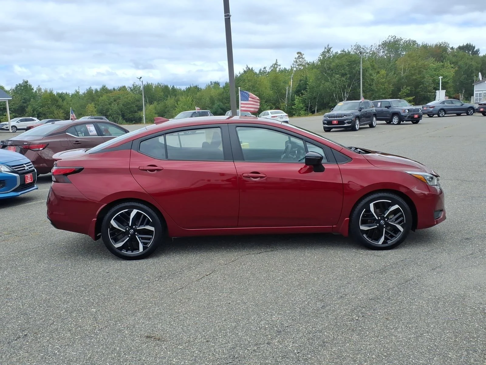 Used 2024 Scarlet Nissan 1.6 SR image 4