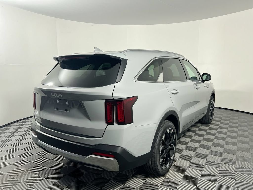 New 2026 Wolf Gray Kia EX image 3