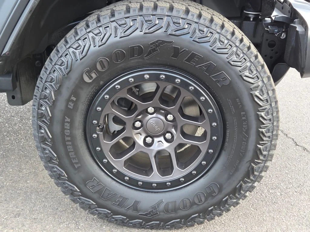 Used 2022 Black Jeep Unlimited High Tide image 9