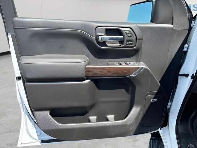 Used 2020 White GMC SLT image 8