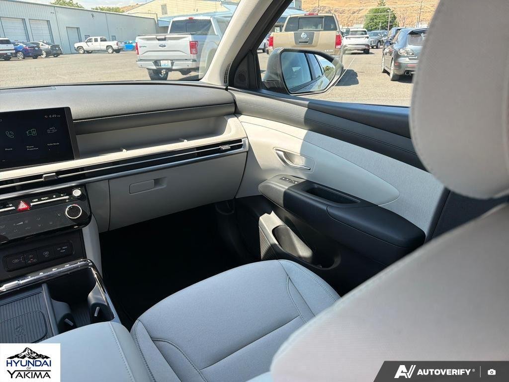 Certified Used 2025 Cashmere Bronze Hyundai SEL image 25