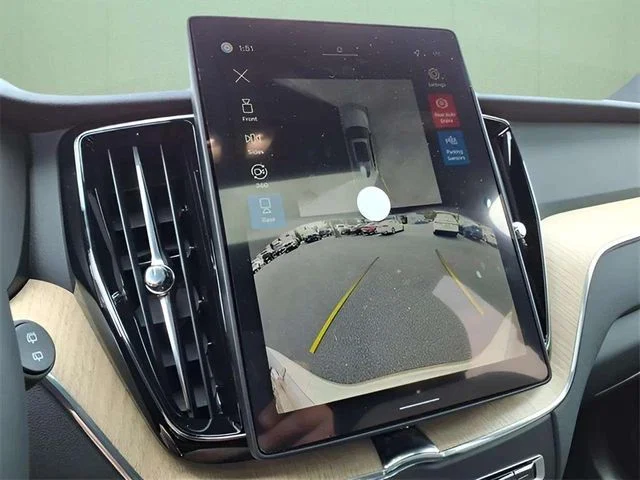 2026 Volvo XC60 Plus - Photo 22