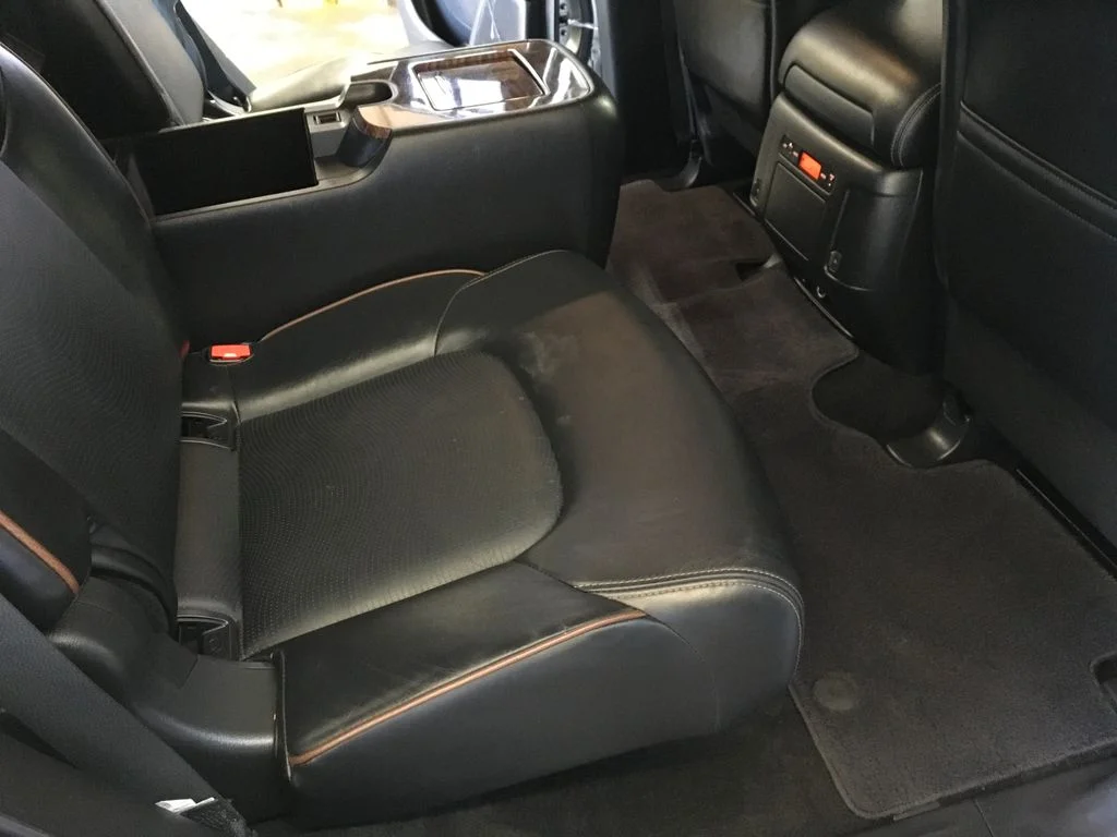 Used 2020 Silver Nissan SL image 32