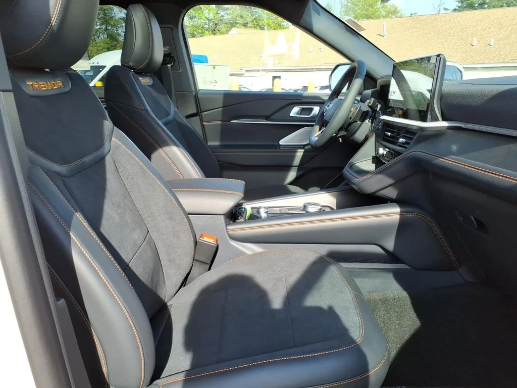 New 2026 Star White Metallic Tri-Coat Ford Tremor image 8