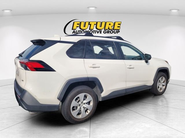Used 2019 White Toyota LE image 3