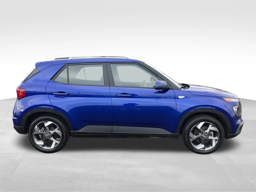 Used 2025 Blue Hyundai SEL image 11