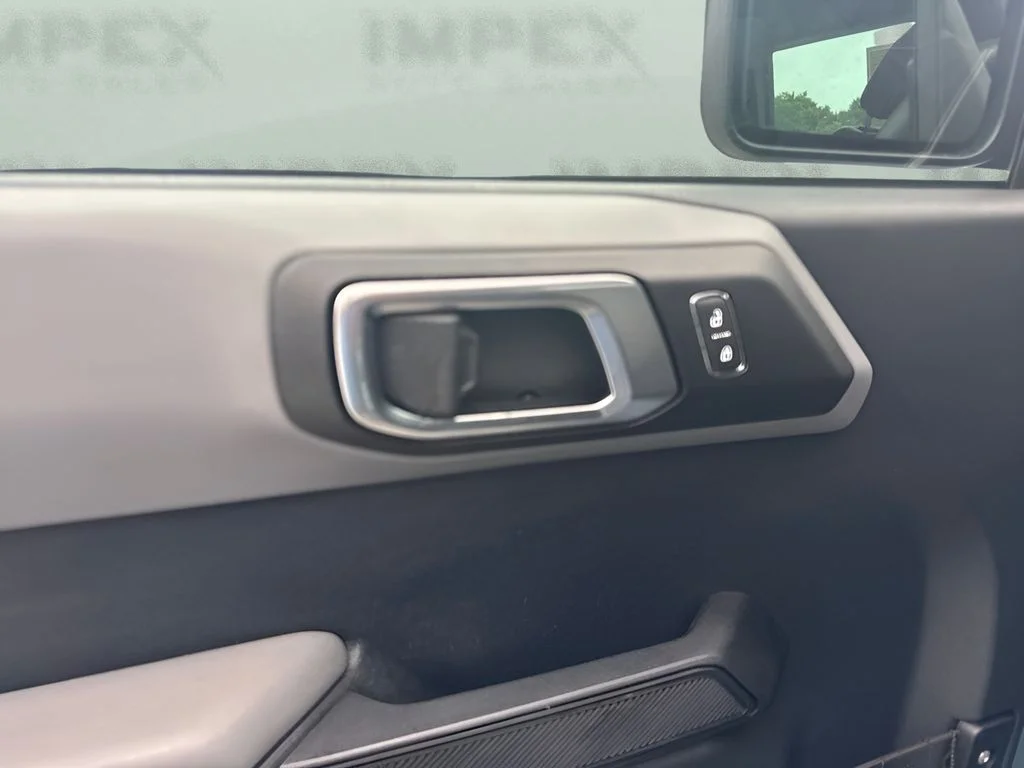 Used 2022 Blue Ford Base image 18